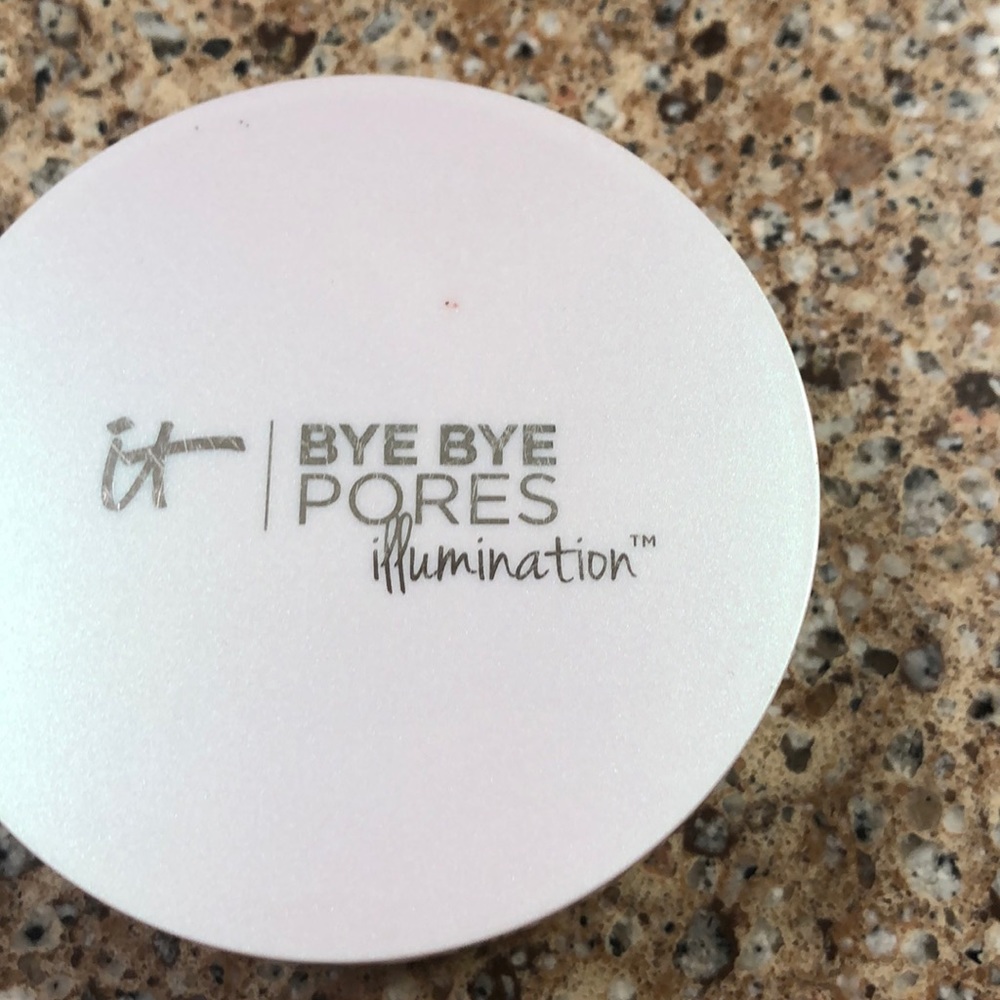 Bye bye pores illumination powder